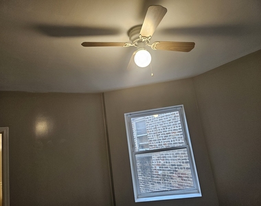 7827 S Winchester Avenue - Photo Thumbnail 5