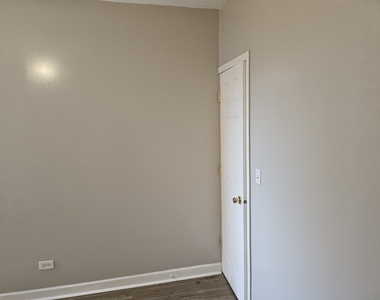 7827 S Winchester Avenue - Photo Thumbnail 10