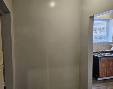 7827 S Winchester Avenue - Photo Thumbnail 9