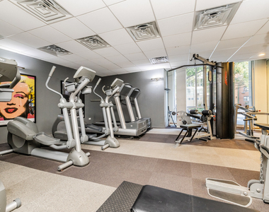 2930 N Sheridan Road - Photo Thumbnail 13