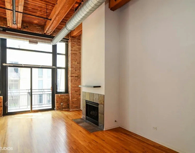 521 W Superior Street - Photo Thumbnail 3