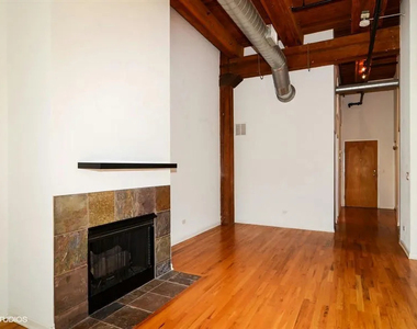 521 W Superior Street - Photo Thumbnail 4