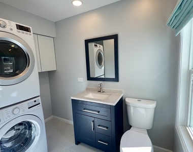 3064 Greenwood Avenue - Photo Thumbnail 7