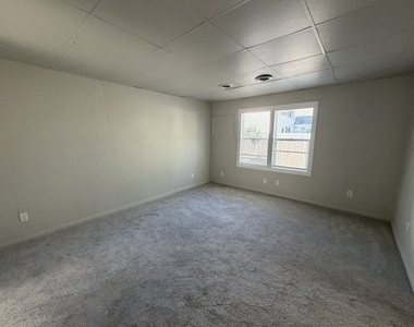 346 E Main Street - Photo Thumbnail 6