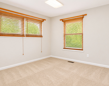 4756 N Lamon Avenue - Photo Thumbnail 8