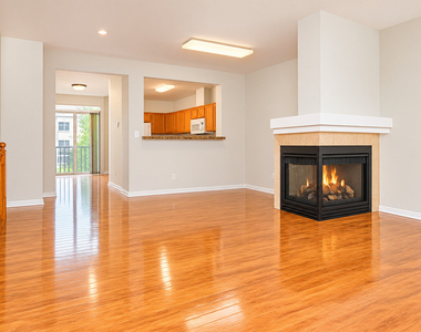 4756 N Lamon Avenue - Photo Thumbnail 4