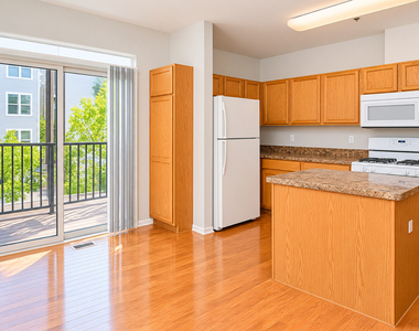 4756 N Lamon Avenue - Photo Thumbnail 2
