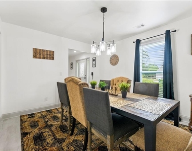 630 Windsor Brook Lane Se - Photo Thumbnail 3