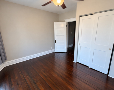 1950 W Foster Avenue - Photo Thumbnail 19