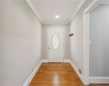3678 Lee Street Se - Photo Thumbnail 4