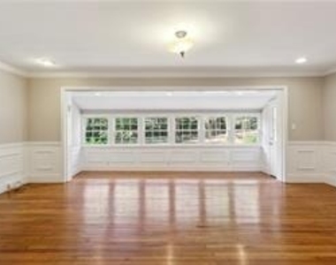 3678 Lee Street Se - Photo Thumbnail 5