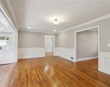 3678 Lee Street Se - Photo Thumbnail 7