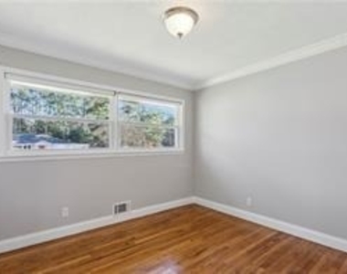 3678 Lee Street Se - Photo Thumbnail 22