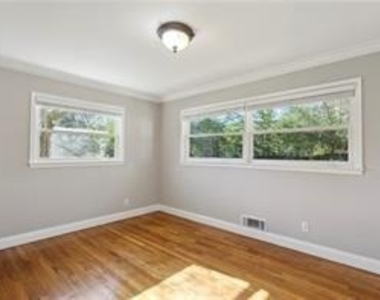 3678 Lee Street Se - Photo Thumbnail 16