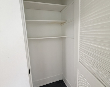 526 W Roscoe Street - Photo Thumbnail 12