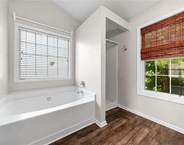 3095 Heatherbrook Trace - Photo Thumbnail 23
