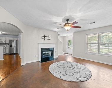 3095 Heatherbrook Trace - Photo Thumbnail 3
