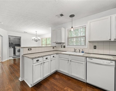 3095 Heatherbrook Trace - Photo Thumbnail 7
