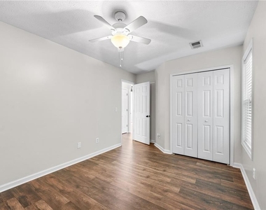3095 Heatherbrook Trace - Photo Thumbnail 17