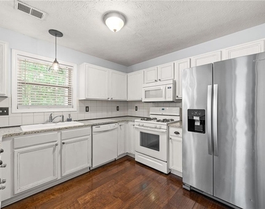 3095 Heatherbrook Trace - Photo Thumbnail 6