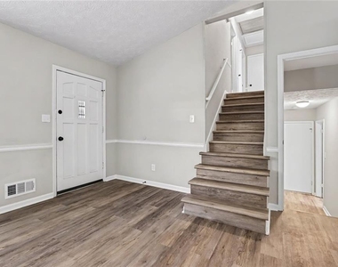 3232 Bromley Rowe Nw - Photo Thumbnail 6