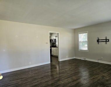 227 Nebraska Street - Photo Thumbnail 2