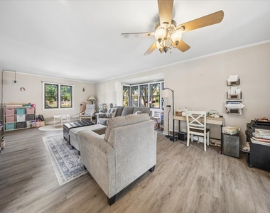 203 S Lincoln Avenue - Photo Thumbnail 7