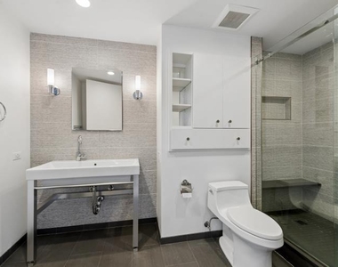 680 N Lake Shore Drive - Photo Thumbnail 7