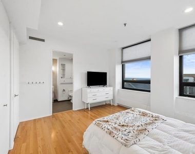 680 N Lake Shore Drive - Photo Thumbnail 6