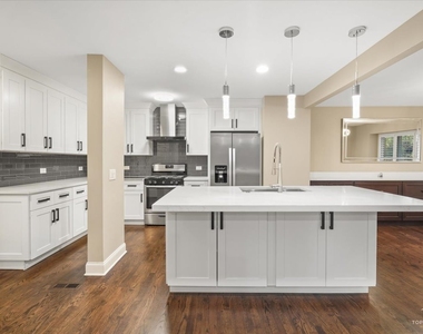 254 Taylor Court - Photo Thumbnail 12