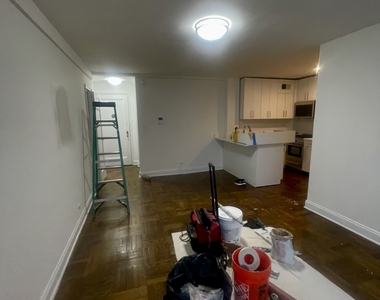 160 East 55th Street - Photo Thumbnail 1