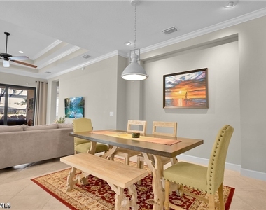 9104 Isla Bella Circle - Photo Thumbnail 6