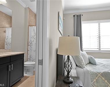 9104 Isla Bella Circle - Photo Thumbnail 39