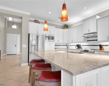 9104 Isla Bella Circle - Photo Thumbnail 19