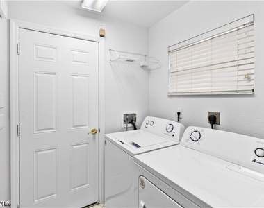 8920 Cascades Isle Boulevard - Photo Thumbnail 22