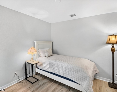 8920 Cascades Isle Boulevard - Photo Thumbnail 17