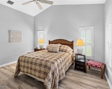 8920 Cascades Isle Boulevard - Photo Thumbnail 12