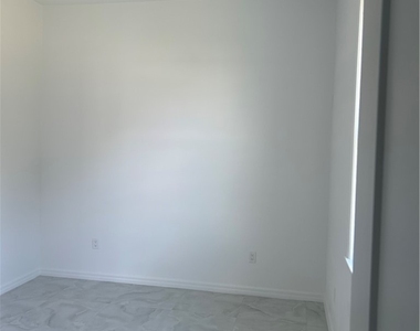 4888 24th Street Sw - Photo Thumbnail 11