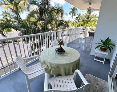 60 Pelican Street W - Photo Thumbnail 10