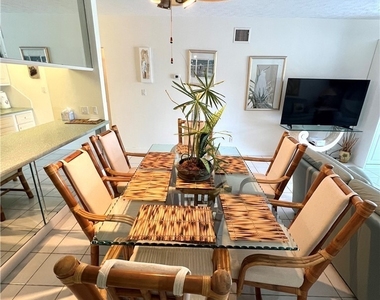 60 Pelican Street W - Photo Thumbnail 11