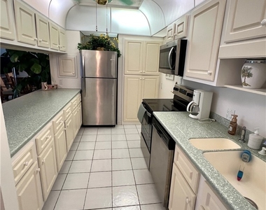60 Pelican Street W - Photo Thumbnail 9