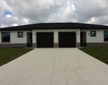 313 Homer Avenue S - Photo Thumbnail 1