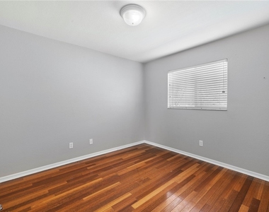 206 Se 1st Place - Photo Thumbnail 14