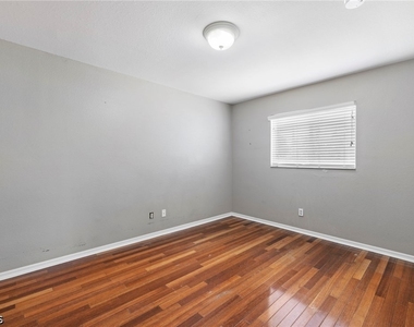 206 Se 1st Place - Photo Thumbnail 13