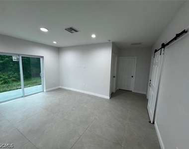27380 Sandrala Drive - Photo Thumbnail 5