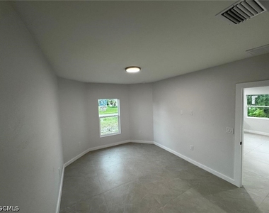 27380 Sandrala Drive - Photo Thumbnail 4