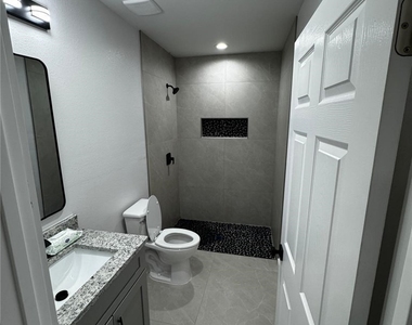 27380 Sandrala Drive - Photo Thumbnail 8