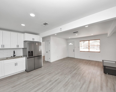 4819 Bethany Lane - Photo Thumbnail 10
