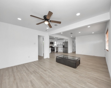 4819 Bethany Lane - Photo Thumbnail 13