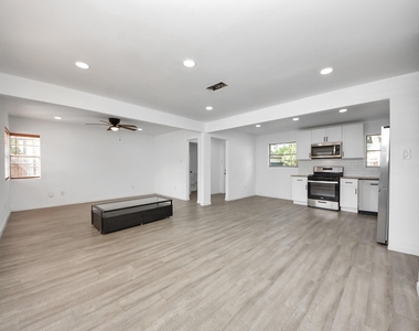 4819 Bethany Lane - Photo Thumbnail 5